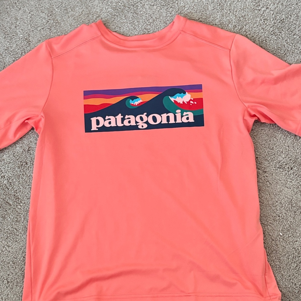 Patagonia Kids Cap SW T-Shirt- Boardshort Logo: Coho Coral- size XL